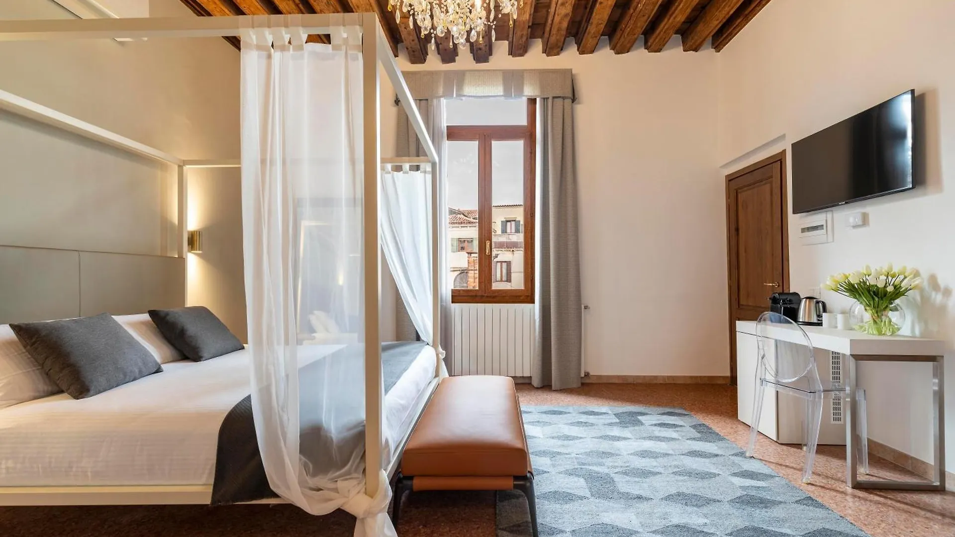 Vivaldi Suites R&R Venice Apartment