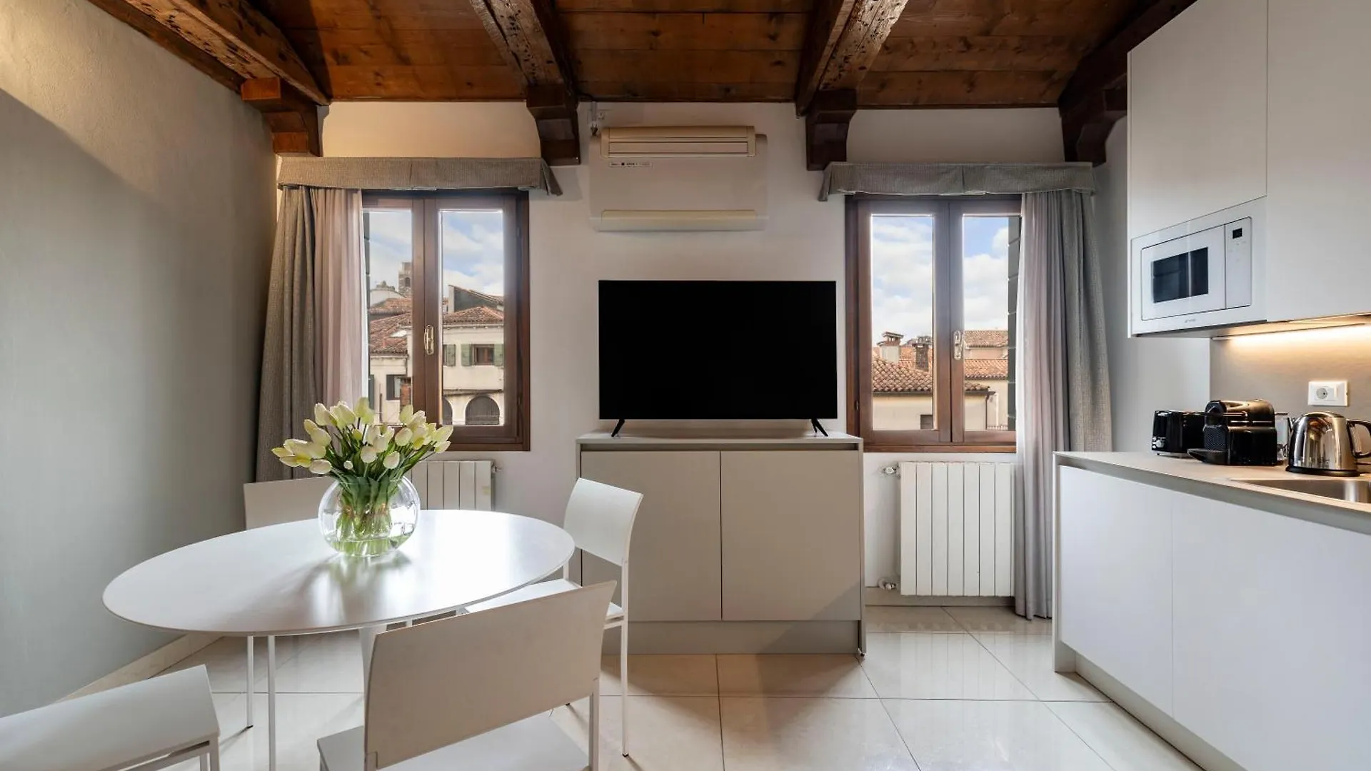 Vivaldi Suites R&R Venice Apartment