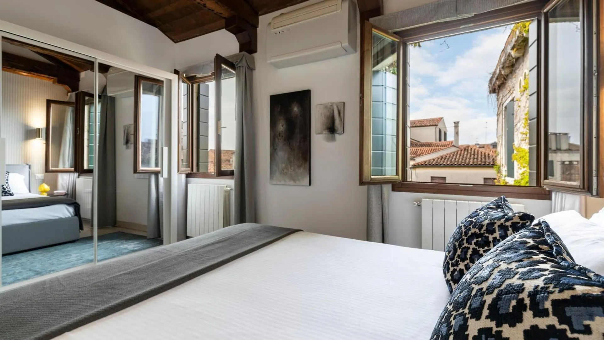 Apartment Vivaldi Suites R&R Venice Italy