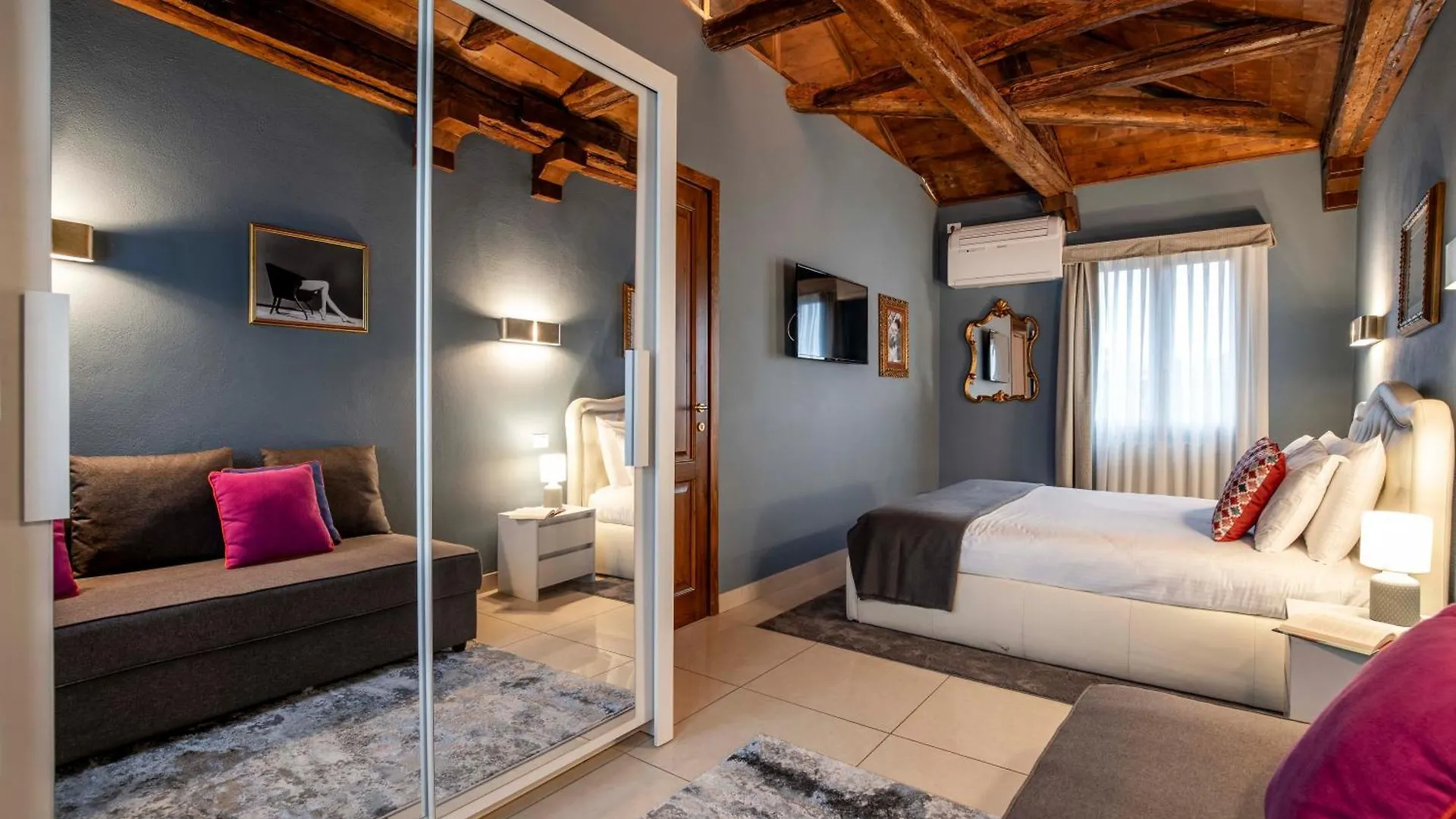 Vivaldi Suites R&R Venice Apartment